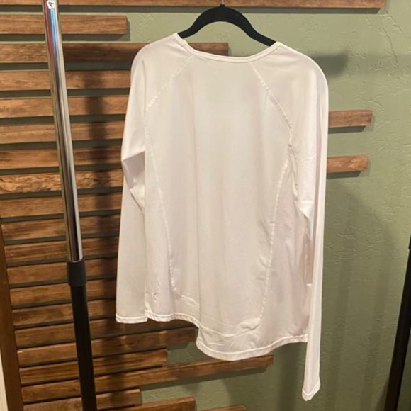 Zyia white VO2 Max long sleeve - Picture 3 of 6